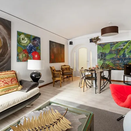 Spanish Steps Art Gallery- 4*