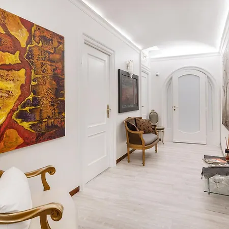 Spanish Steps Art Gallery-