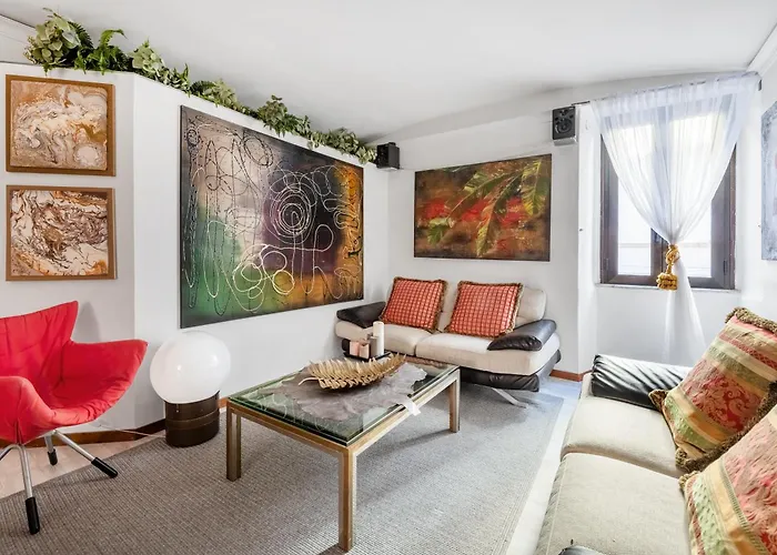 Spanish Steps Art Gallery- Roma