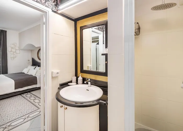 Spanish Steps Art Gallery- Affittacamere 4*