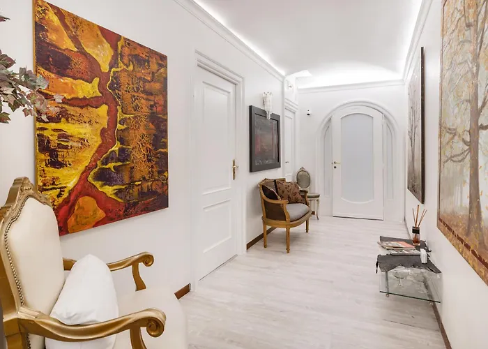 Spanish Steps Art Gallery-