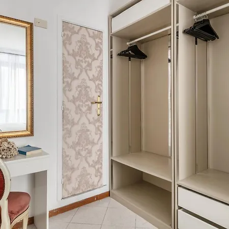 Pensjonat Spanish Steps Art Gallery- 4*