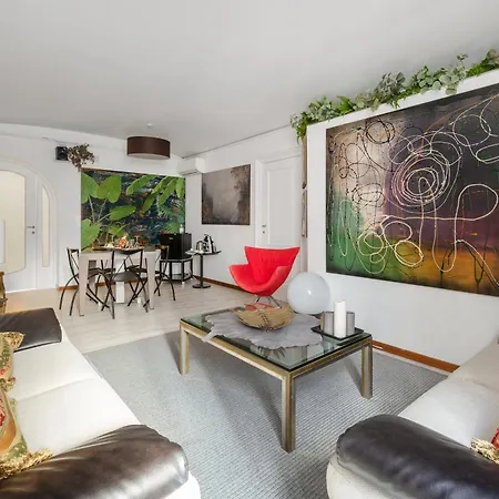 Spanish Steps Art Gallery- 4*