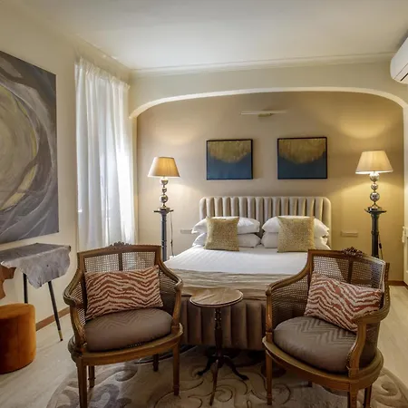 Spanish Steps Art Gallery-