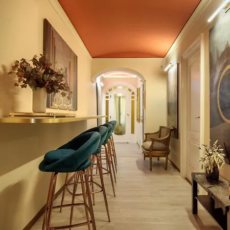 Spanish Steps Art Gallery- Penzion