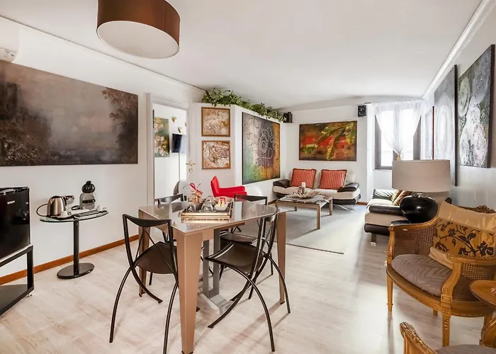 Spanish Steps Art Gallery- 4* Rome