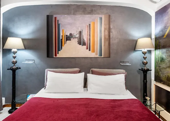 Spanish Steps Art Gallery- بيت ضيافة روما